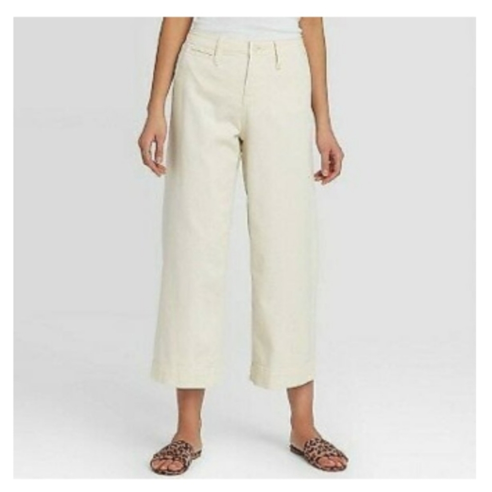 Cream wide-leg cropped pants